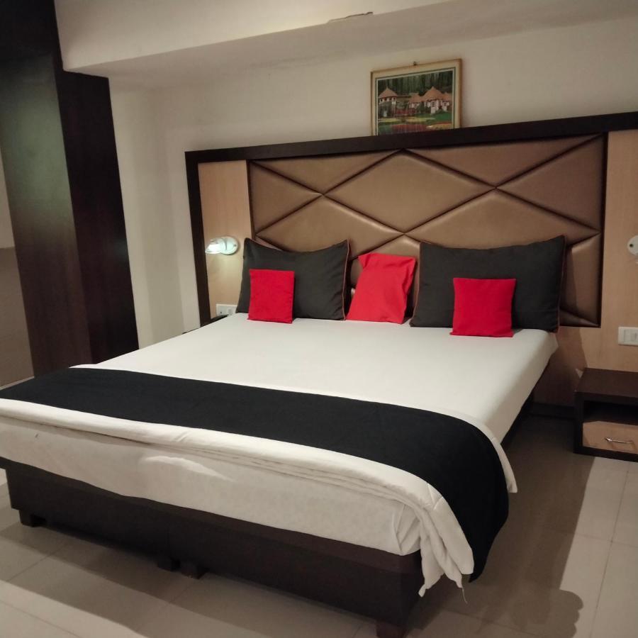 Hotel Everest Lodging Navi Mumbai Luaran gambar