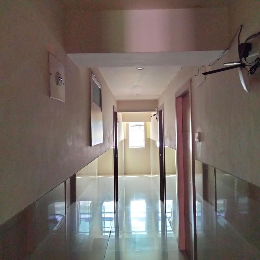 Hotel Everest Lodging Navi Mumbai Luaran gambar