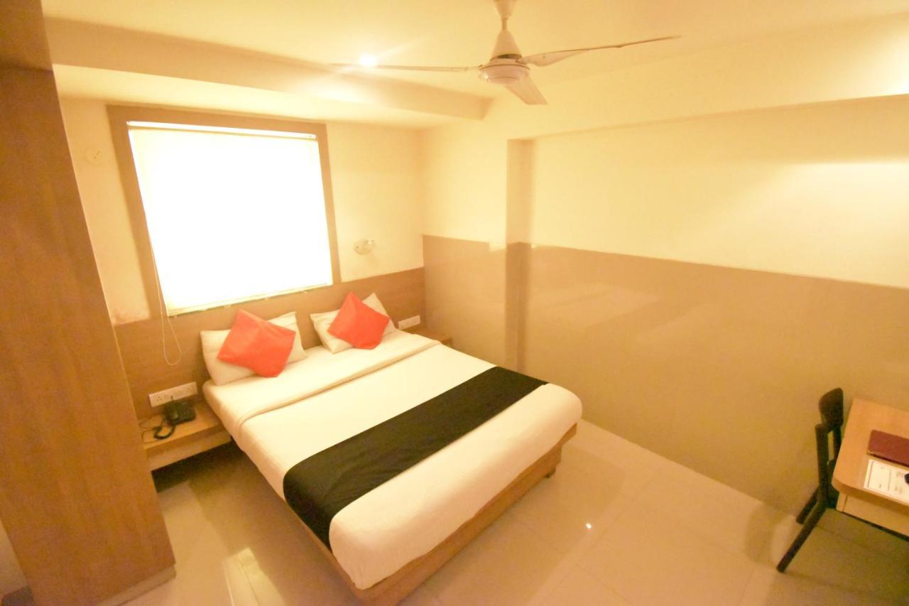 Hotel Everest Lodging Navi Mumbai Luaran gambar