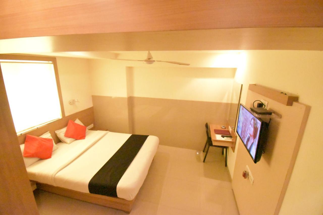 Hotel Everest Lodging Navi Mumbai Luaran gambar